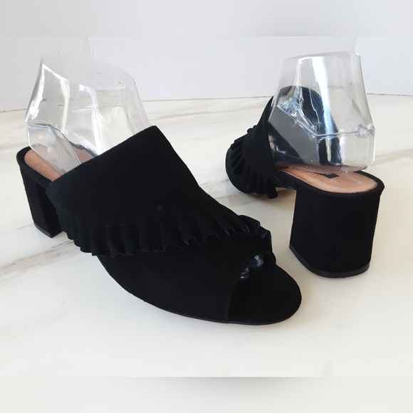 AVA & AIDEN Black Suede Ruffle Block Heel Open Toe Sandal Sz. 9 - Picture 4 of 12
